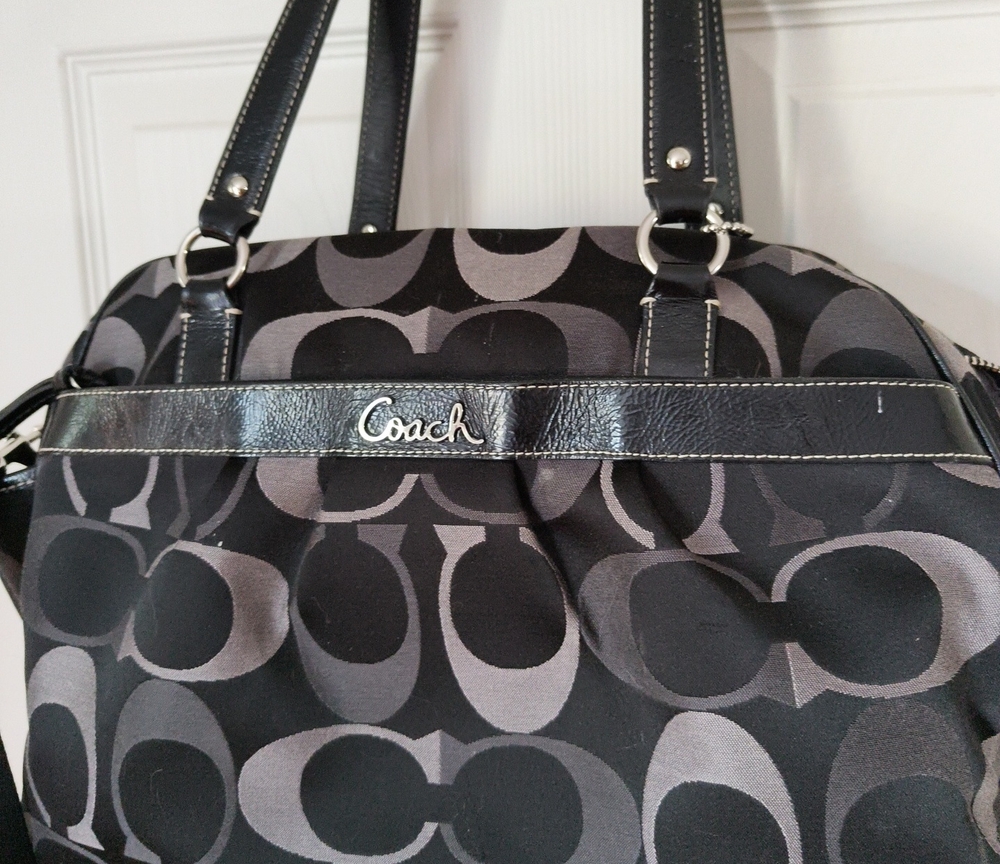 Coach Black & Gray Signature Canvas Satchel Diaper Bag w/Adjustable Strap 2 Pads